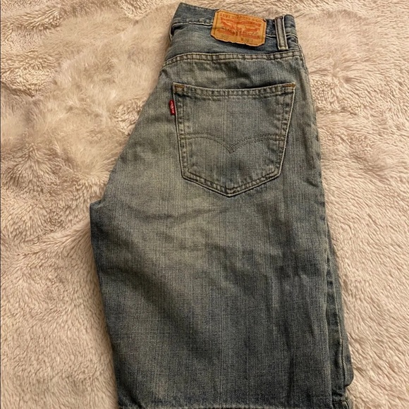❌SOLD❌ denim blue levi’s shorts - Picture 6 of 7